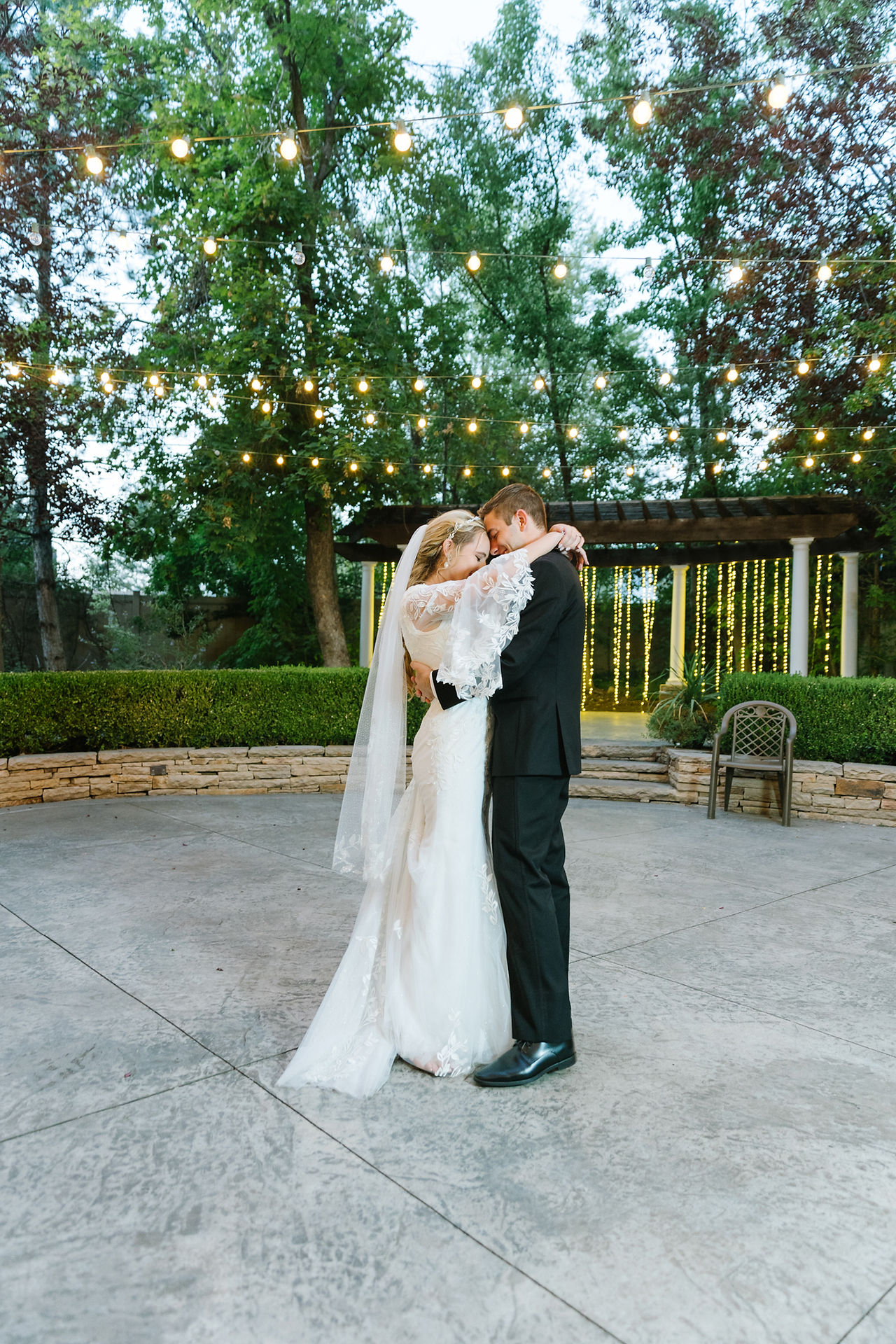 Utah wedding photographer, utah wedding photography, best utah wedding photographer, utah photographer, wedding photographer in utah, wedding photographer near me, bountiful temple wedding, eldredge manor, wadley farm, first dance