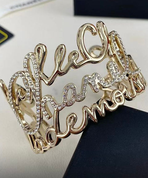 手首にまとう輝き♪【CHANEL】Cuff l & Diamantes CHANEL CUFF | BLUE SKY DIAMOND