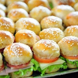 mini sanduíches