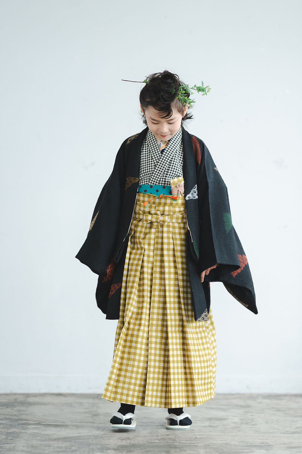 サムネイル： ブラック羽織×千鳥格子×マスタードチェック袴