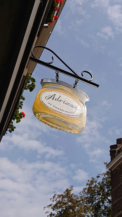 Uithangbord Adriaan