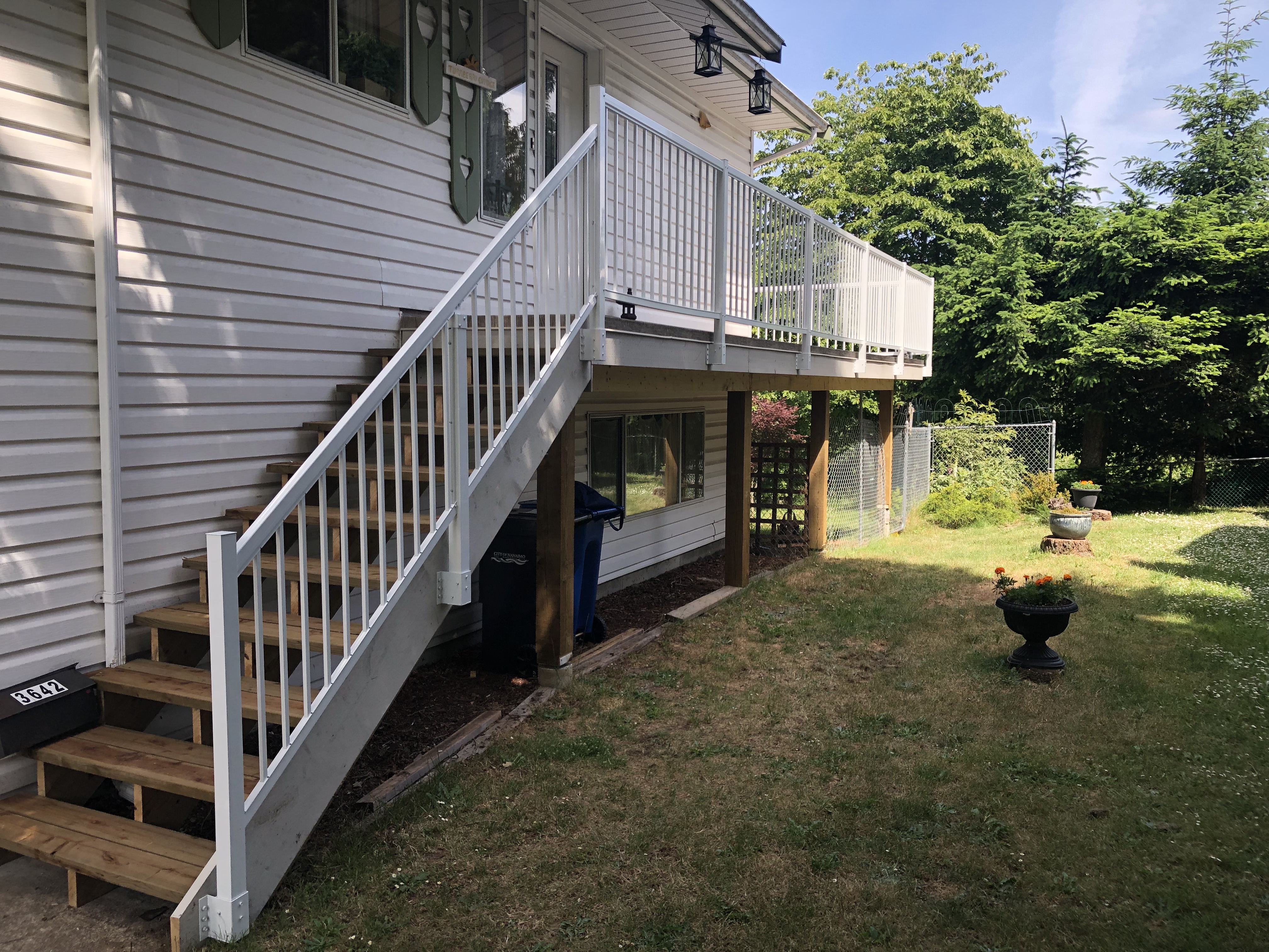 White Picket Rails Ladysmith