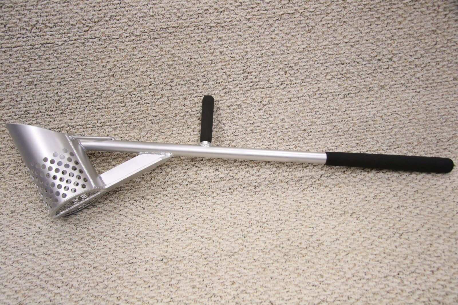 Hybrid Metal Detecting Sand Scoop With Mesh Bottom