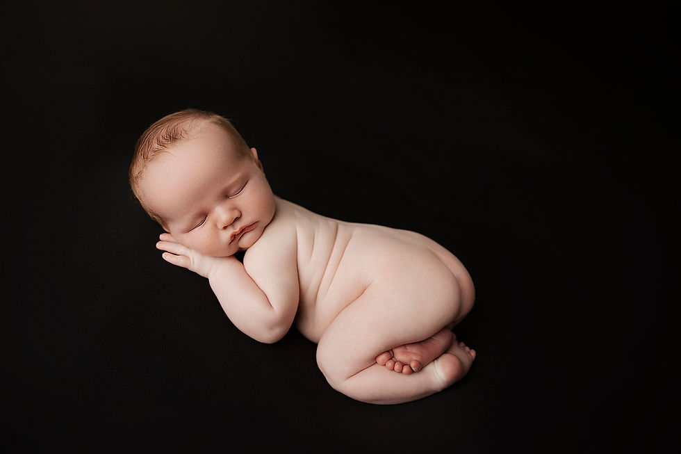 Colorados-best-newborn-photographer-Tiny-Details-Photography-located-in-Aurora-Colorado-ca