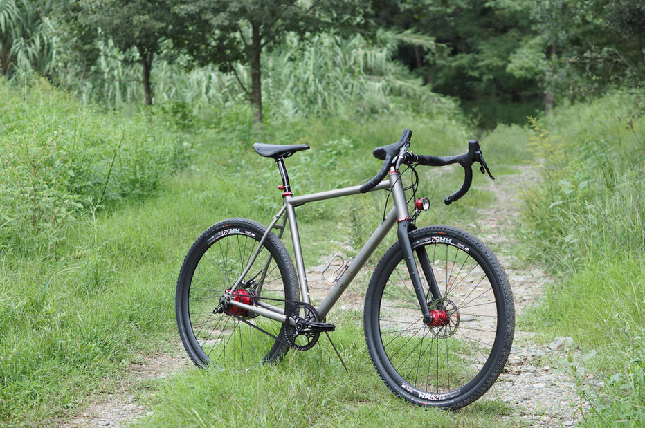 Nua Silice titanium gravel bike with Rohloff hub and belt drive