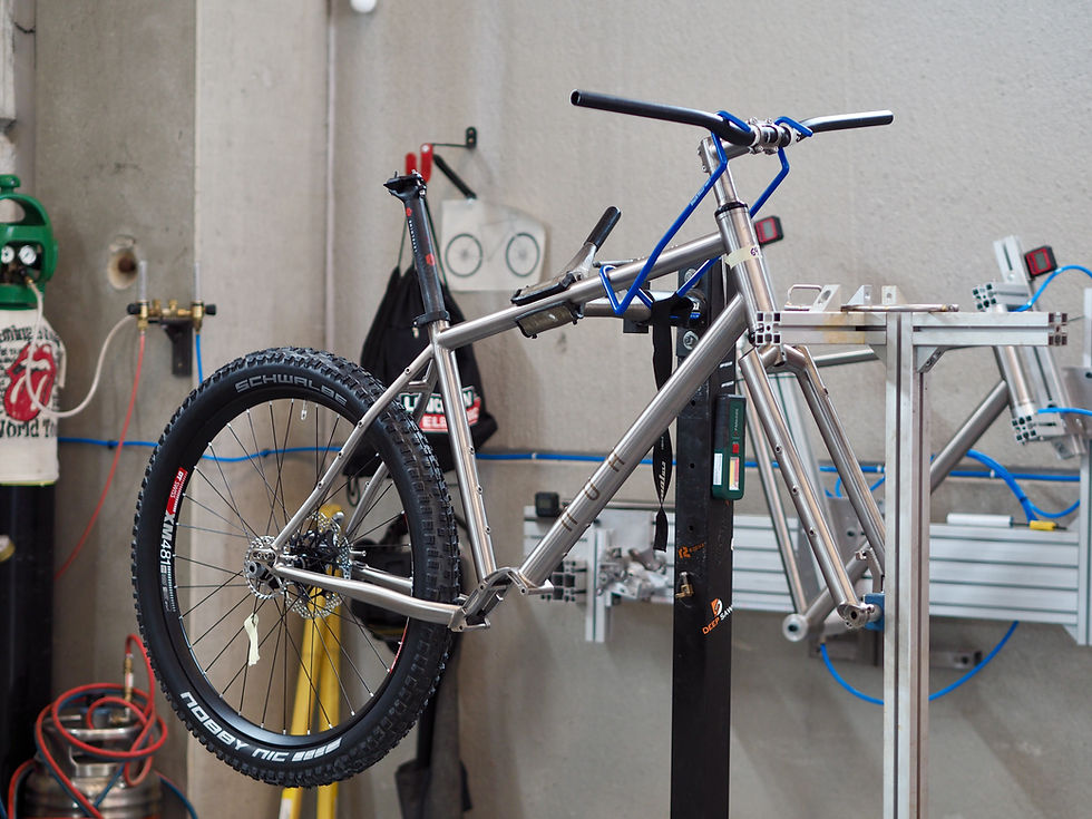 Roure Pinion assembled with our titanium fork ready for the build up with the rest of the components. Combined with 27.5x70mm tyres this is an ultimate All Terrain Bike ready for… anything!