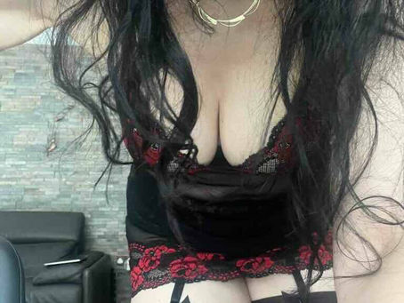 A Sub Tells His Story of a Recent Dominatrix Session