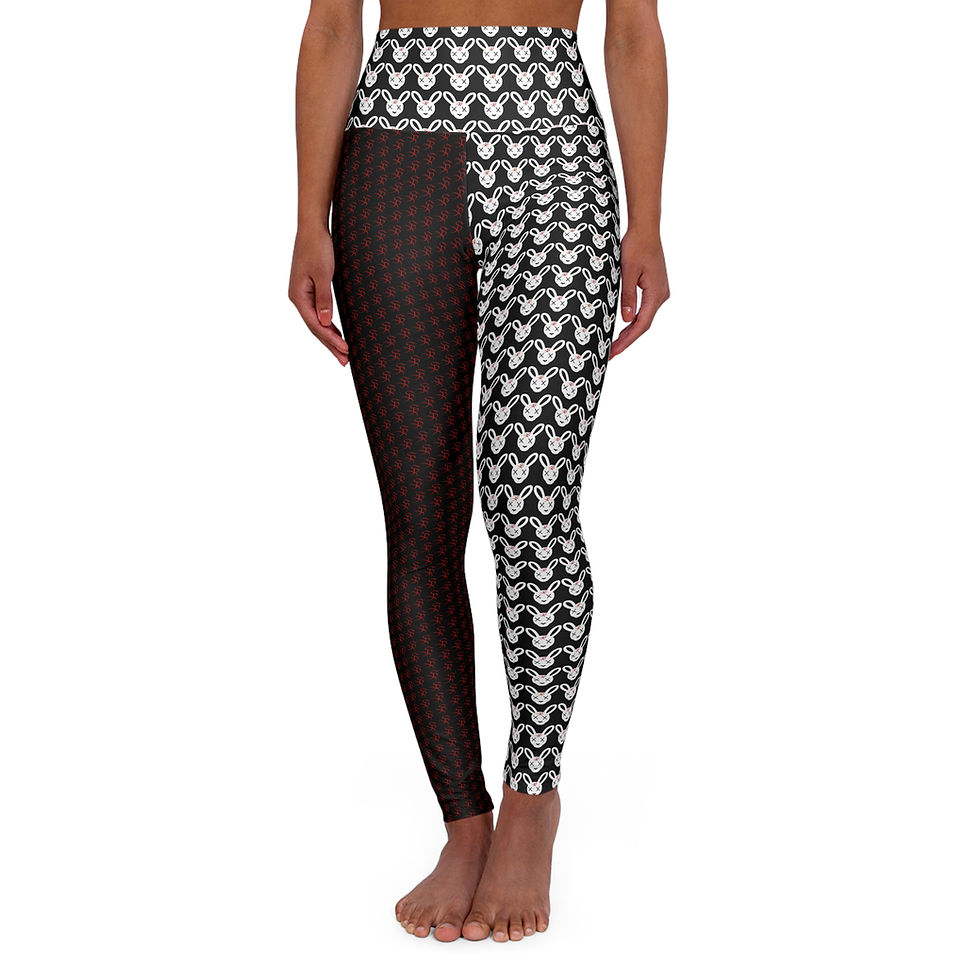 High-waisted leggings, half black, half chainmail pattern