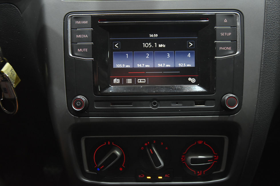 Miniatura: VOLKSWAGEN -FOX 1.0 MPI COMFORTLINE 12V FLEX 4P MANUAL Cor Vermelho     2017