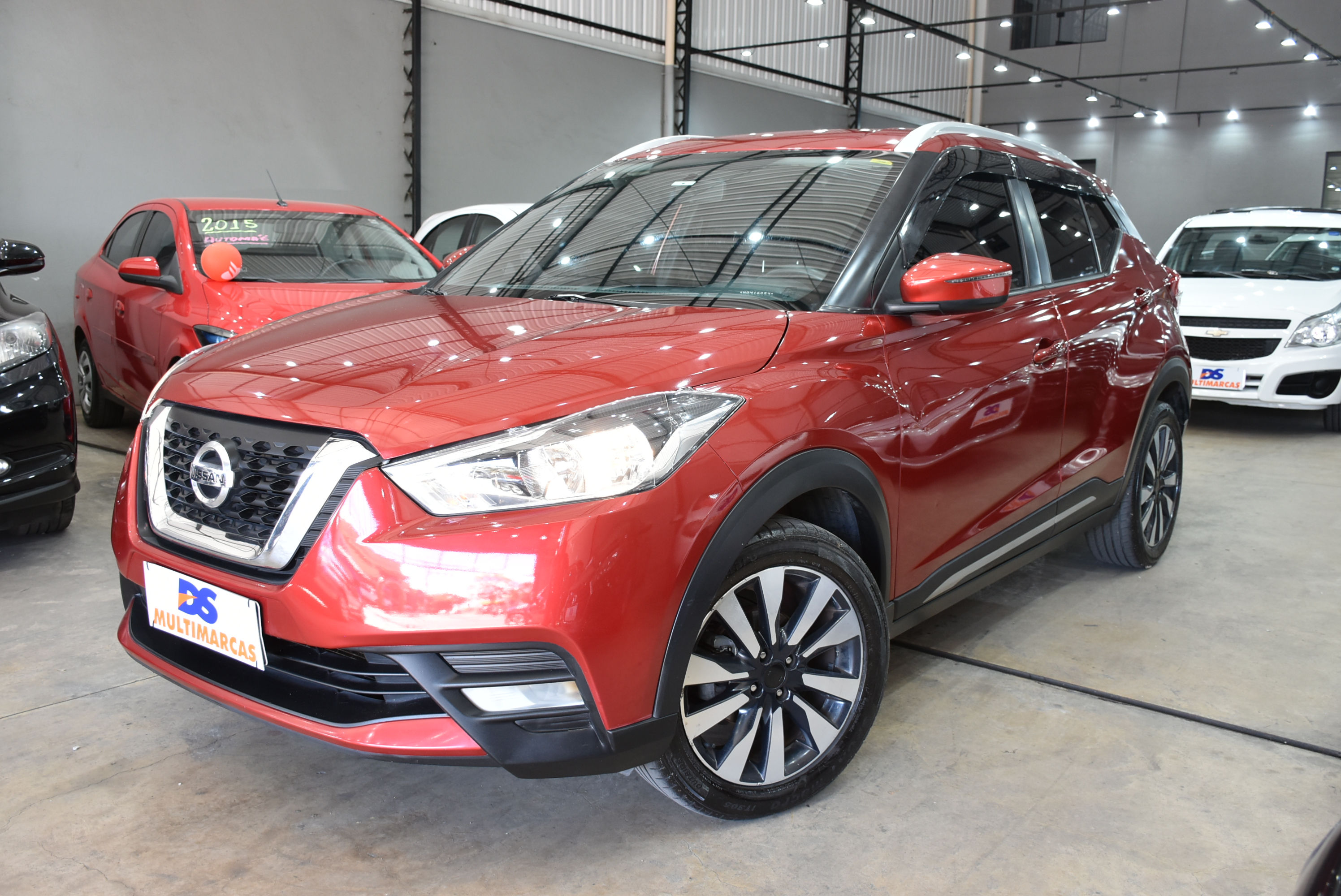 NISSAN - KICKS 1.6 16V FLEXSTART SV 4P XTRONIC Cor Vermelho 2020 / 2021