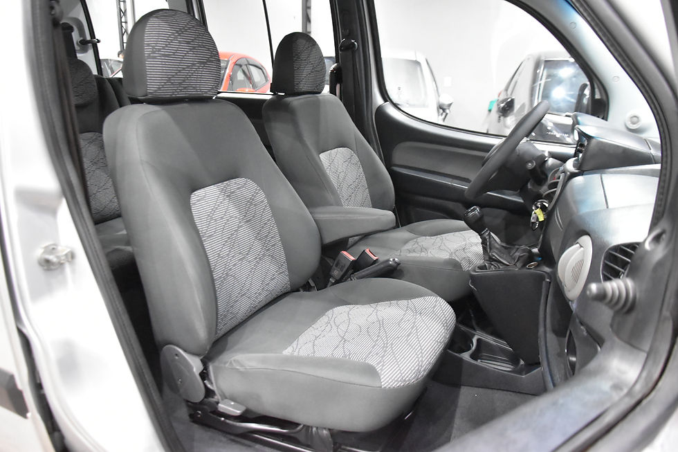 Miniatura: FIAT  -  DOBLÒ 1.8 MPI ESSENCE 7L 16V FLEX 4P MANUAL Cor Prata     2021 / 2021