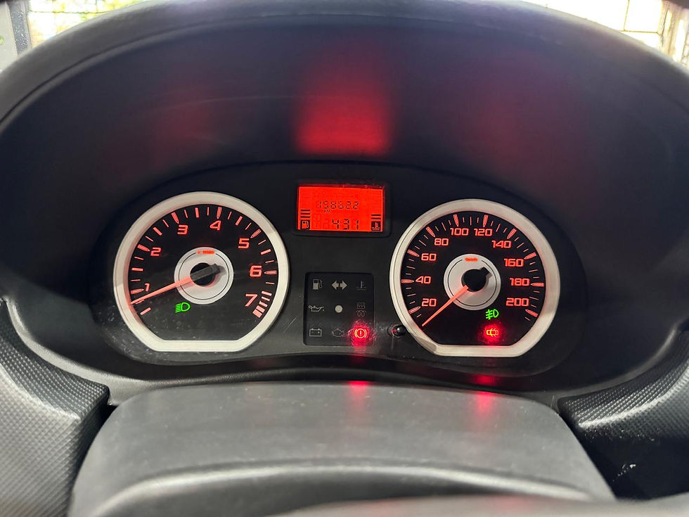 Miniatura: SANDERO 1.6 STEPWAY 16V FLEX 4P MANUAL Cor Prata     2010 / 2011