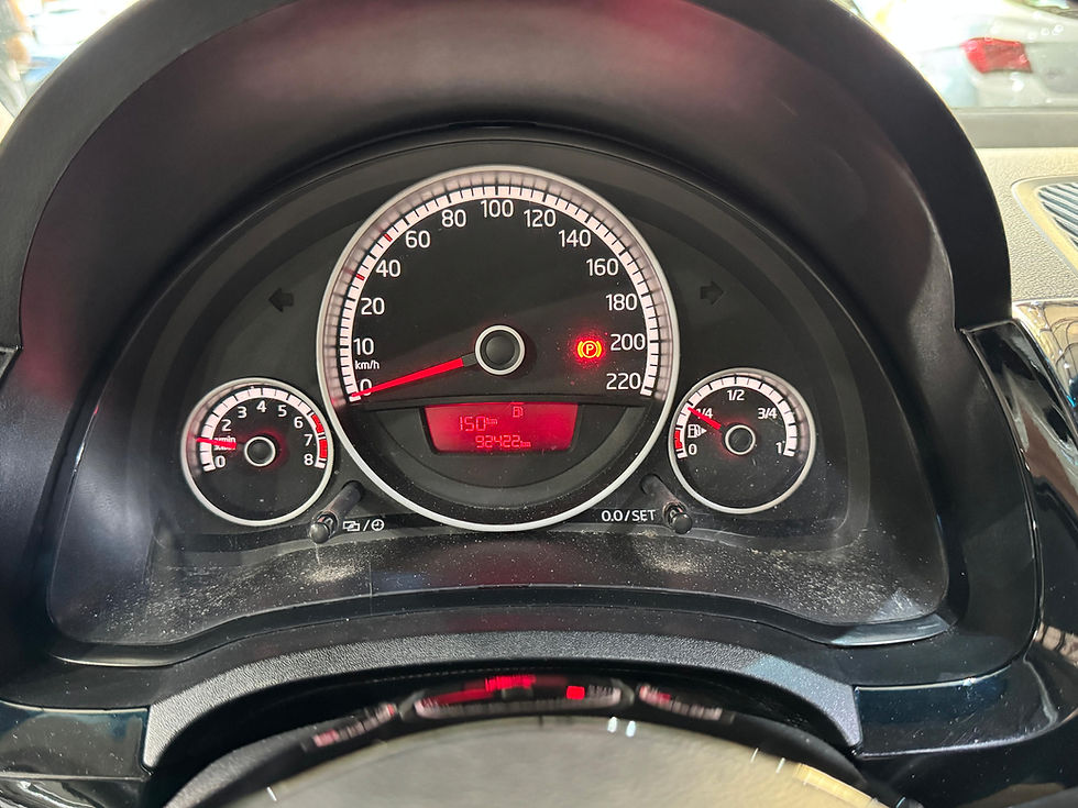Miniatura: VOLKSWAGEN  -  CROSS UP 1.0 MPI 12V FLEX 4P MANUAL Cor Preto     2016 / 2017