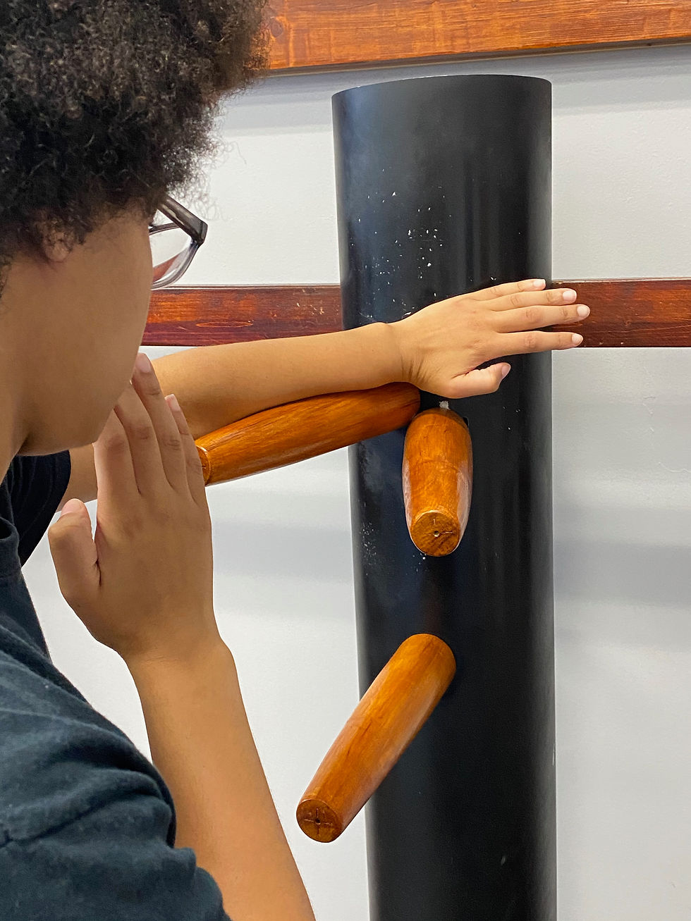 Sifu Jaz, using the shift, has expertly angled offline so she can both avoid and deliver a blow.