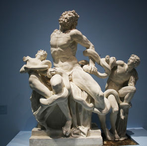 Laocoon et ses fils tués par un serpent.