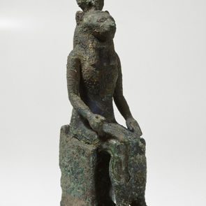 Sekhmet, la lionne farouche