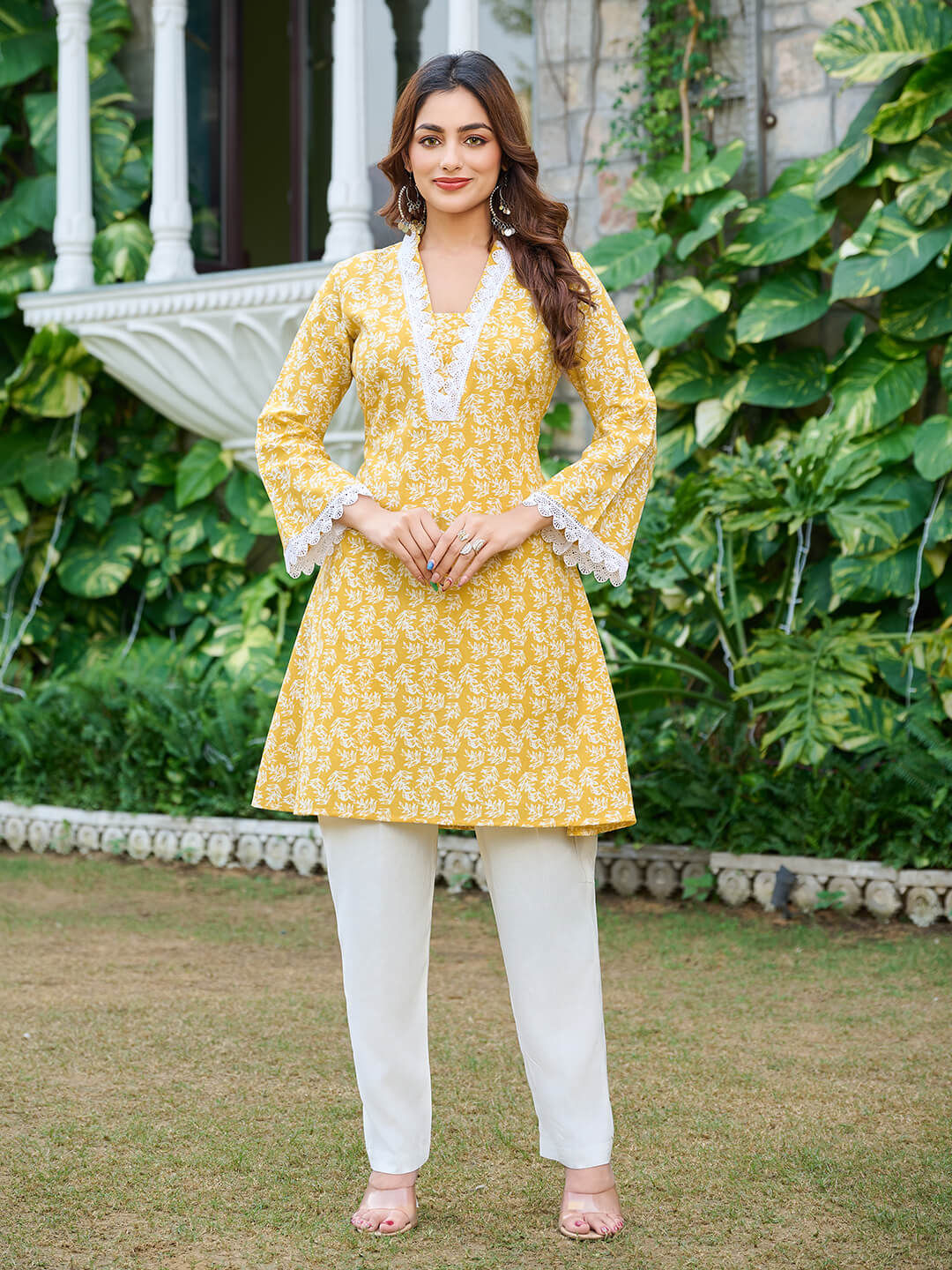 Yellow Silk Blend V-Neck Women Kurta With Pant