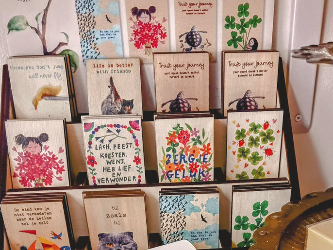 Houten magneten te koop bij Yoga Zarah