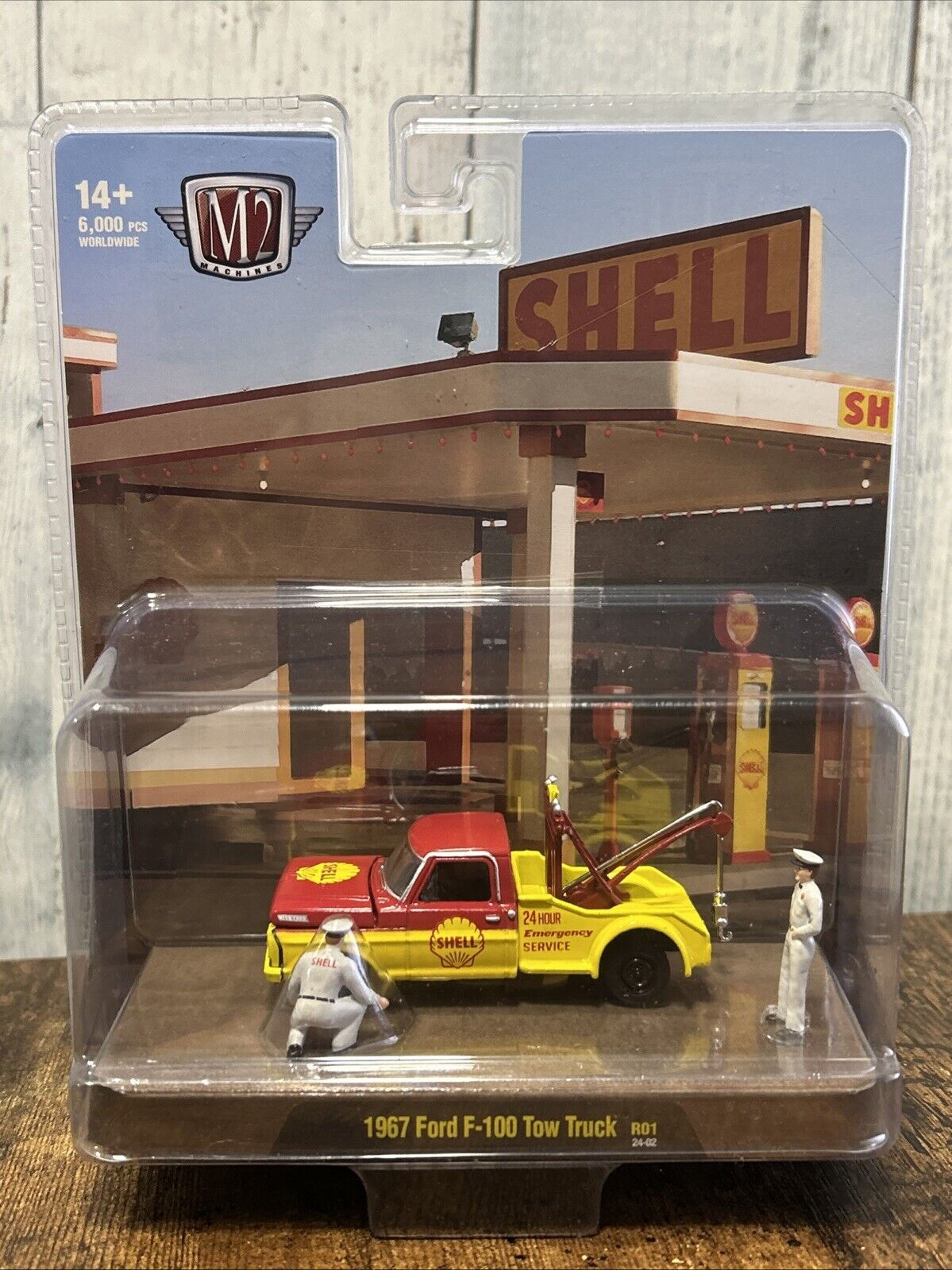 M2 Machines 1967 FORD F-100 Tow Truck Shell Station Diorama #R01