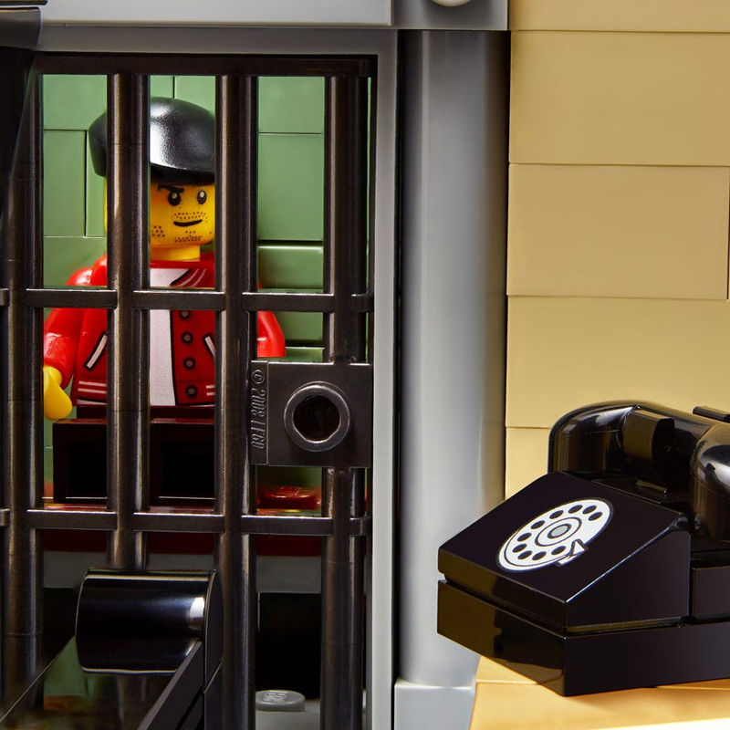 Miniatura: Stazione di Polizia - Lego Icons 10278