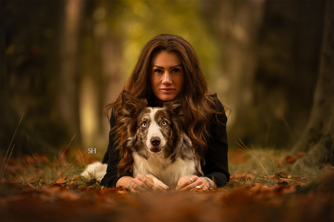 Professionele hondenfotoshoot waarbij de hond zichzelf mag zijn