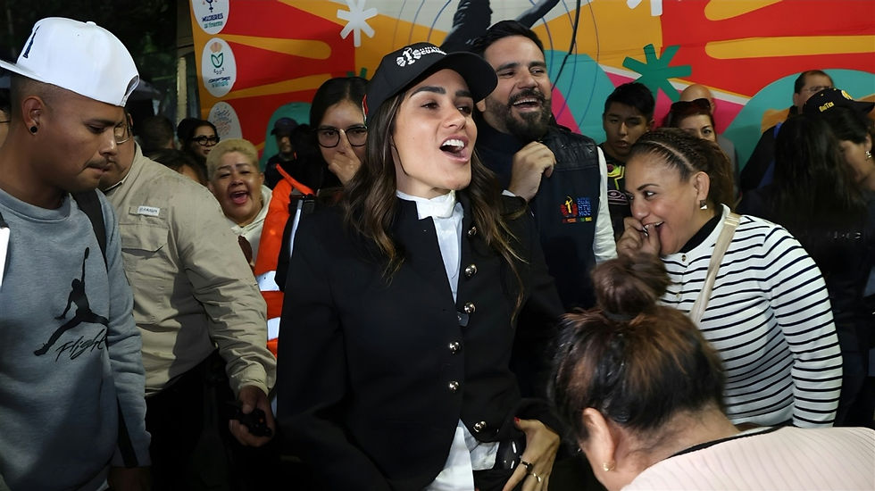 Vendedores expulsan a Alessandra Rojo de la Vega de la Zona Rosa