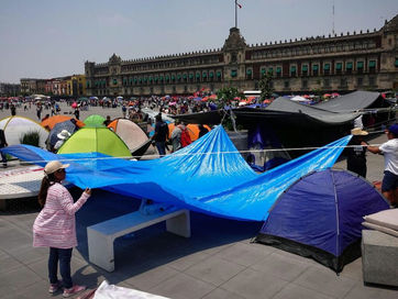 CNTE no acepta aumento de salario y seguirá con plantón en el Zócalo