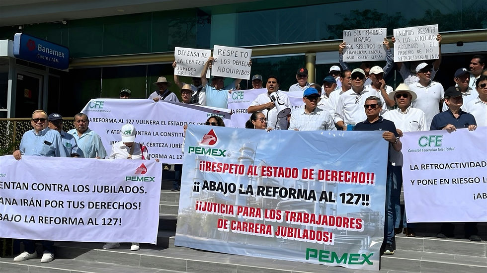 Jubilados de Pemex y CFE exigen diálogo ante Gobernación para frenar recorte a sus pensiones