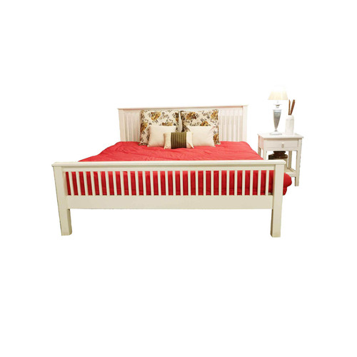 White Spindle Bed | TheStageProp