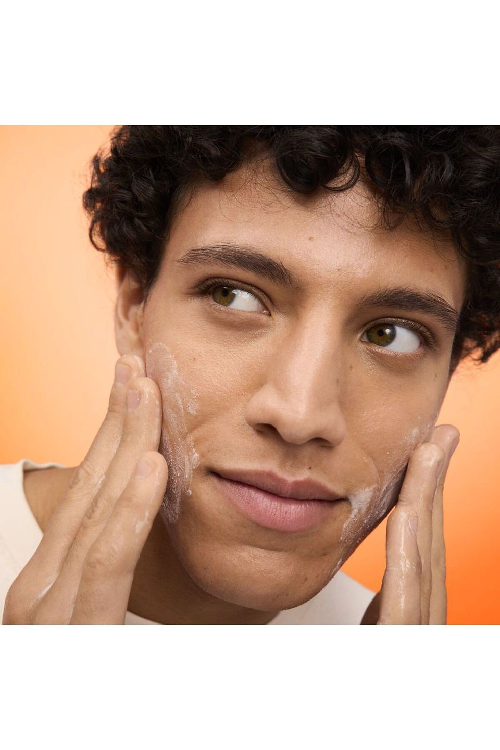 GLOW - C + E vitamini içeren ışıltı verici temizleme tozu 25 g