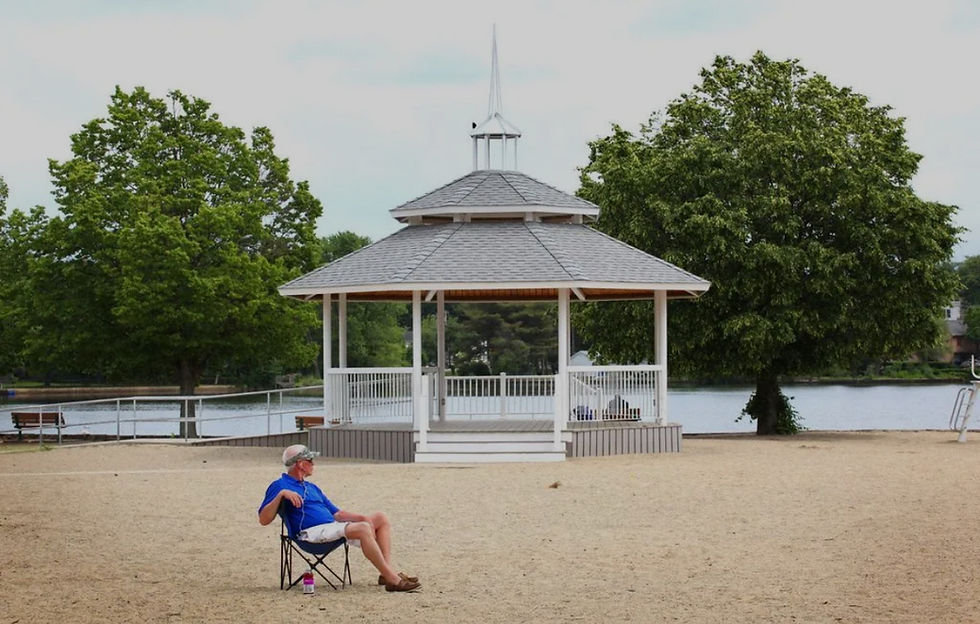 Waterfront view of Braintree MA at Sunset Lake