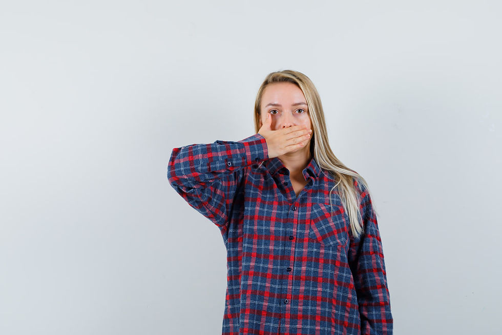 „Jokerův úsměv“: nebezpečný trend mezi dospívajícími a mládeží