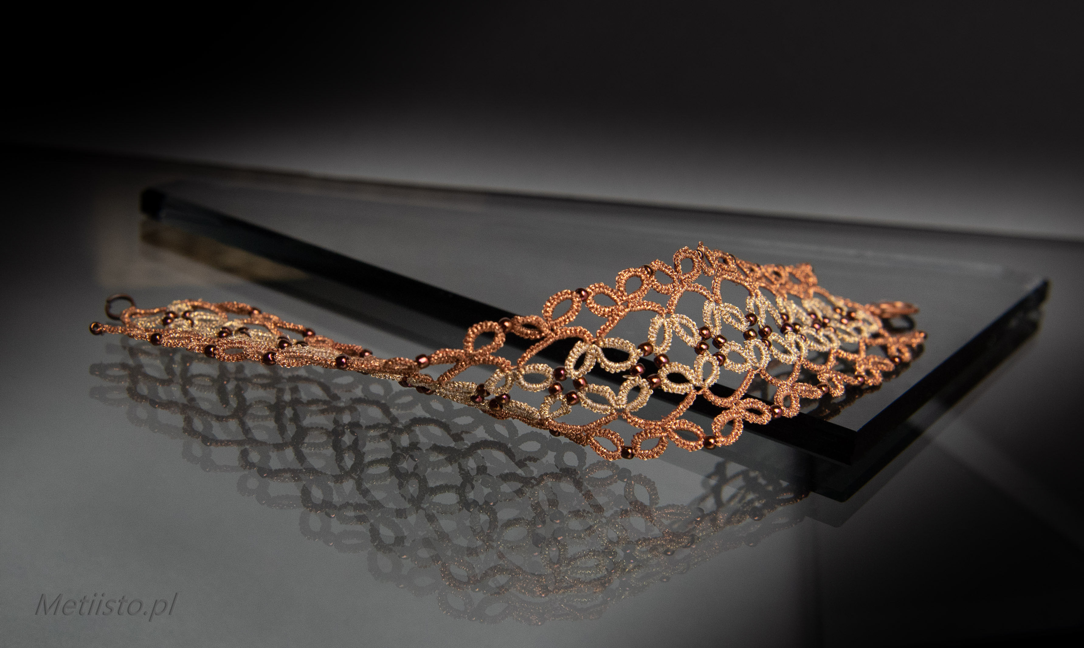 Bransoletka MELETH - frywolitka BRAMB-15