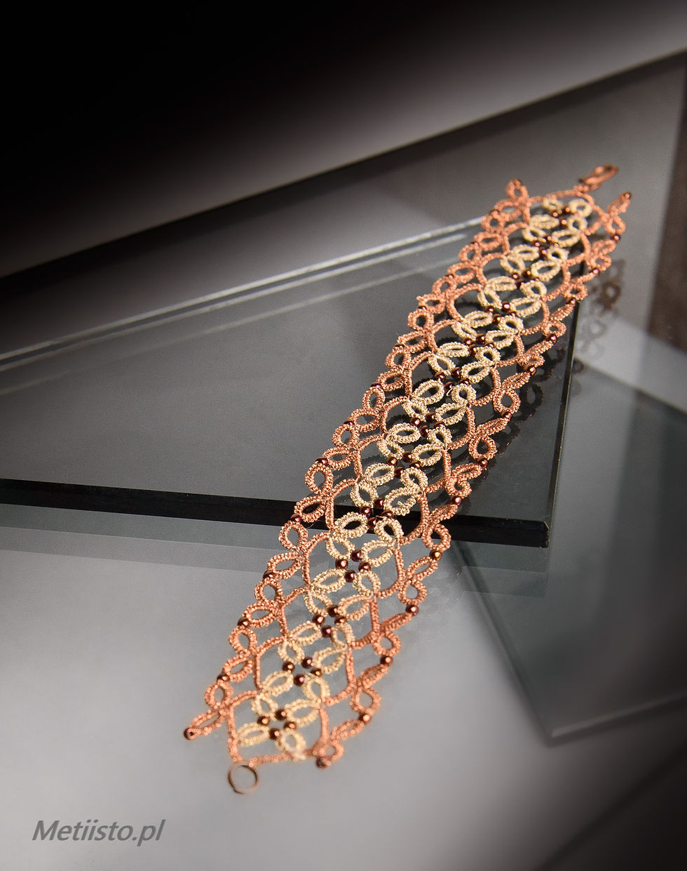 Thumbnail: bracelet MELETH - tatting