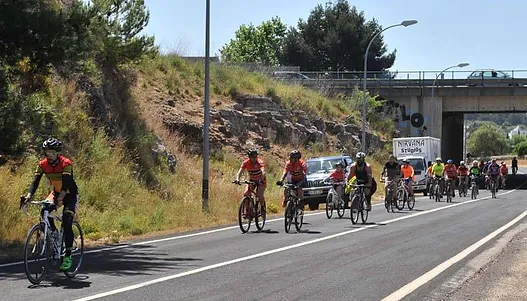 Resultado de imagem para ciclistas marginal oeiras