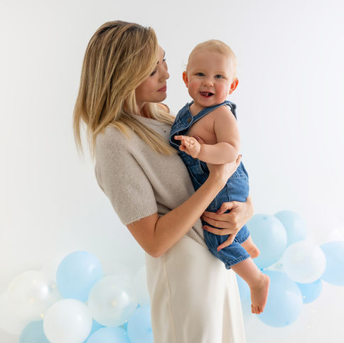 meilenstein fotoshooting cakesmash baby milchbad Fotostudio 1 jahr alt Geburtstagsshooting Dachau