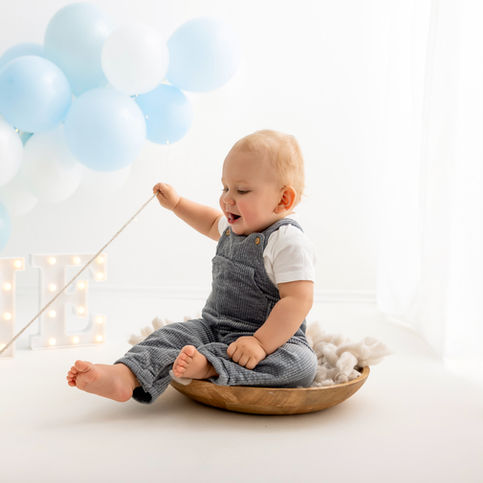 meilenstein fotoshooting cakesmash baby milchbad Fotostudio 1 jahr alt Geburtstagsshooting Dachau