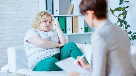 É normal sair da terapia se sentindo pior do que chegou?