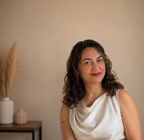 Ayse Yazilitas, systemisch therapeut en coach in Amsterdam, gespecialiseerd in leiderschap