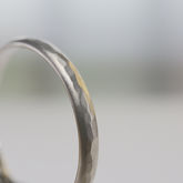 結婚指輪　プラチナ　甲丸　槌目　艶消し