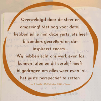 Review van Jos en Noëlle over Yurt Venus, gastenboekfoto over echt loskomen en ontspannen.