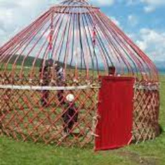 Houtskelet van authentieke Kirgizische yurt