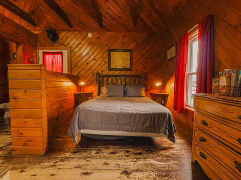 Queen size bed