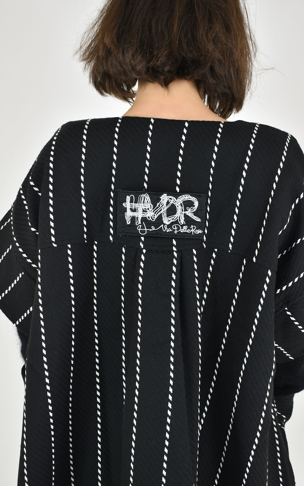 Thumbnail: VDR sleevless Wrap coat