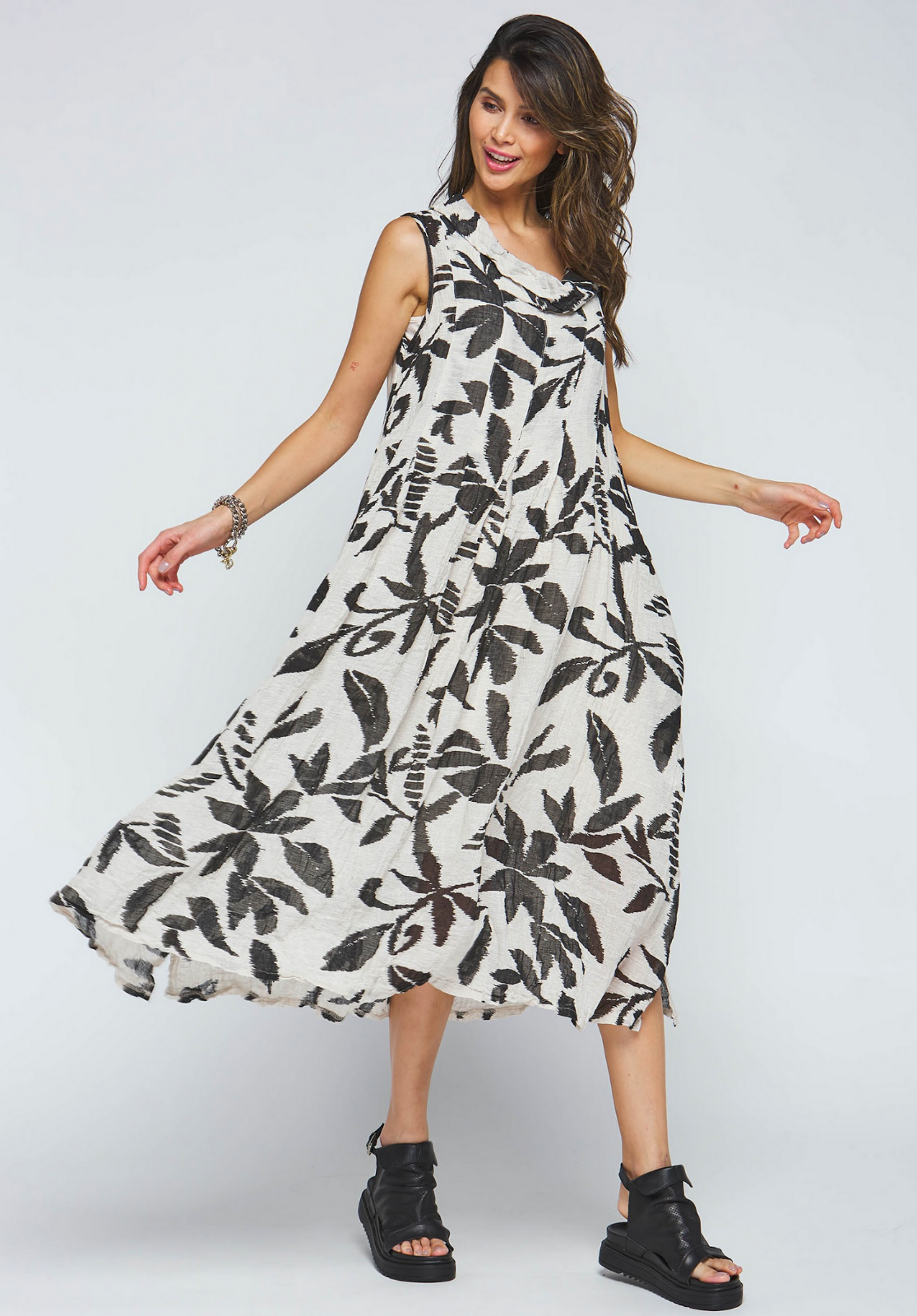 Luukaa Beige & Black Flax Linen Dress