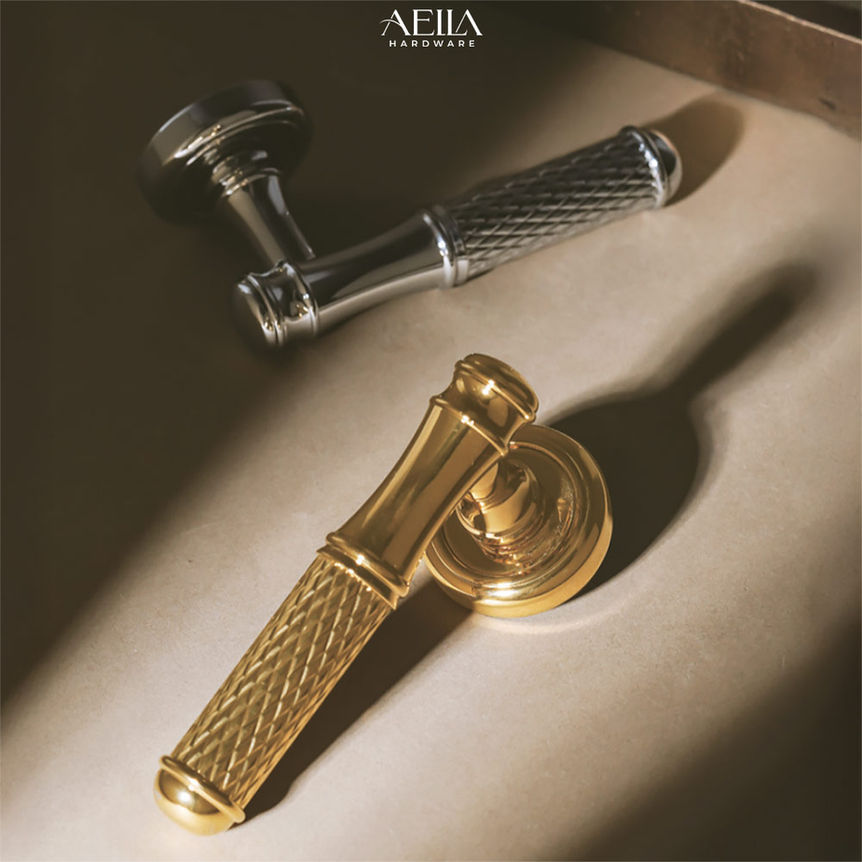 มือจับประตูสีเงินและสีทอง, AELLA HARDWARE. มือจับก้านโยกรุ่นพิเศษ - A329-219, บนพื้นผิวเรียบ