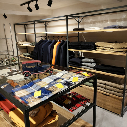 フナナカ洋装店、内観
