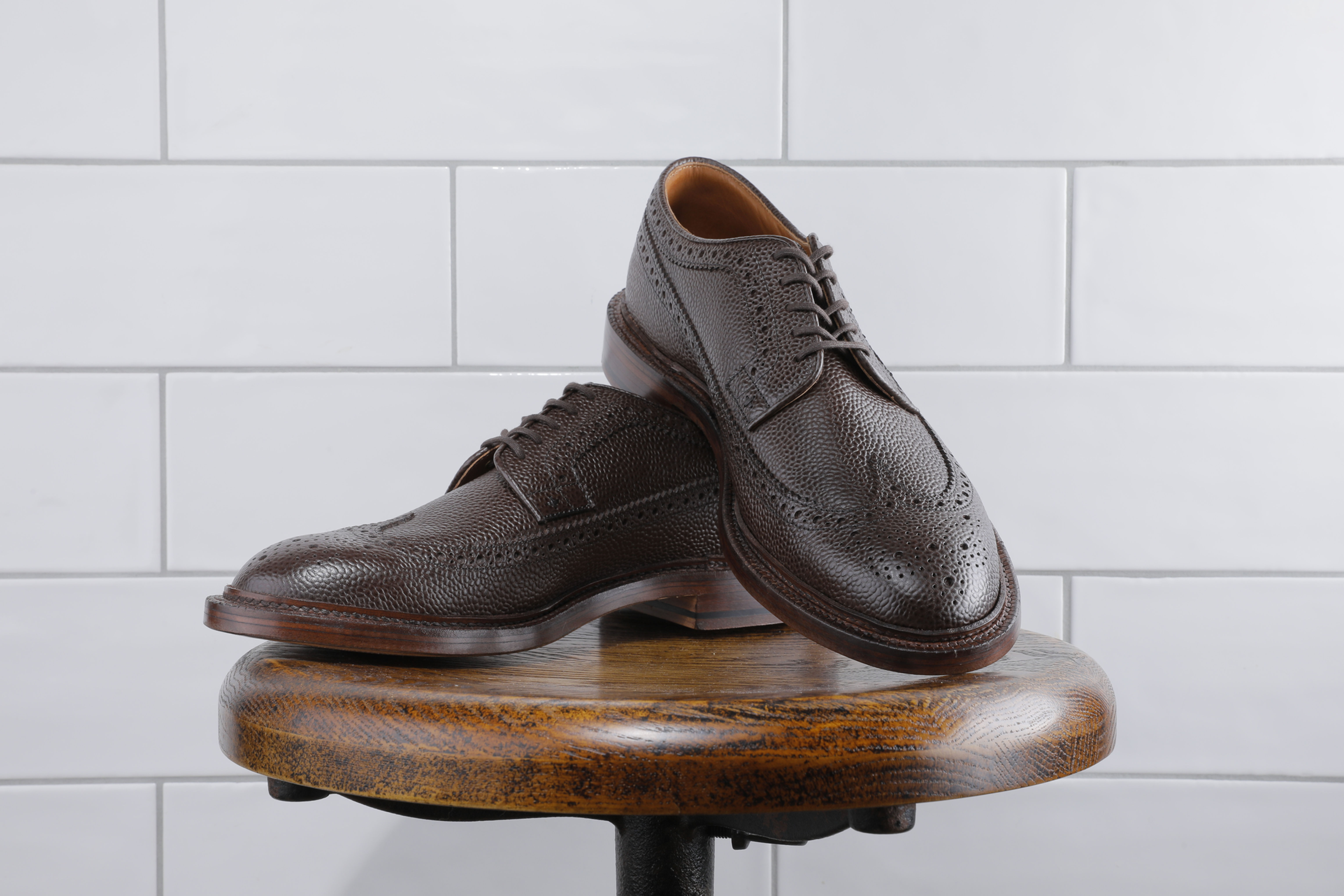 Long Wing Dark Peat Scotch Grain - Antique Edge Stain