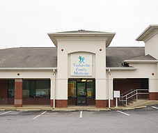 Wide shot of the front of Taylorville Family Medicine