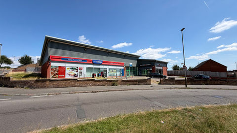Armed robbery at store in New Parks